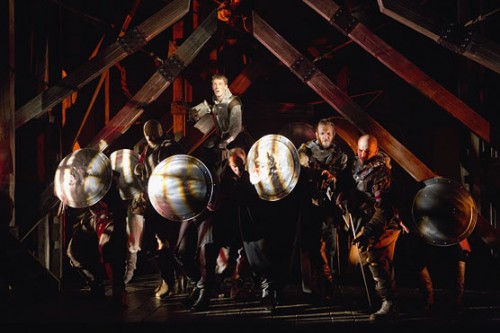 King Henry (Zach Appelman) leads his men in the Battle of Agincourt. Folger Shakespeare Theatre. Photo credit: Scott Suchman.